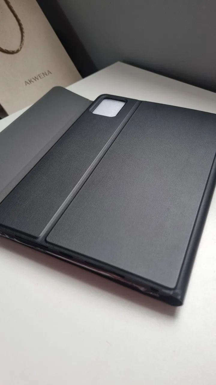 Capa Protetora Premium + Teclado Magnético (com Ç) para LE M11 - Foto 3