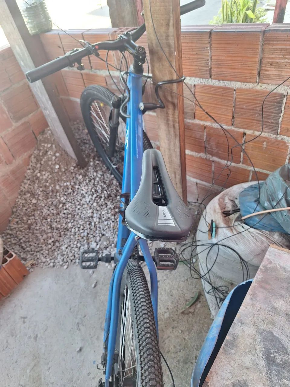 Vende-se bicicleta aro 29 azul  - Foto 3