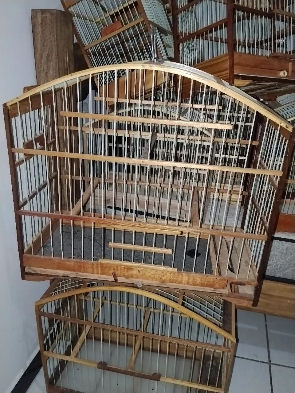 Gaiola artesanal para pássaro grande e pequeno.