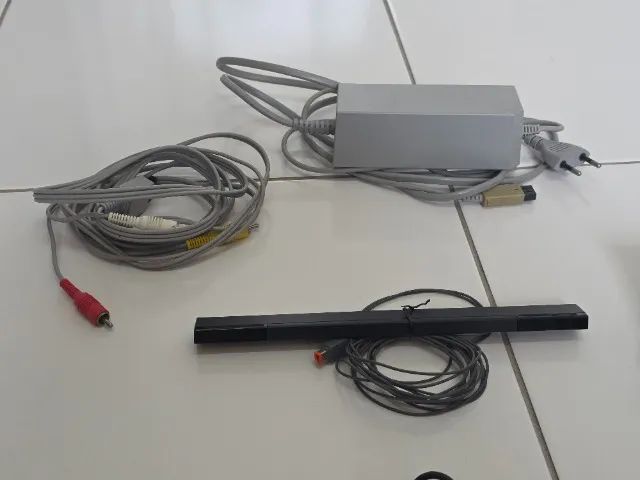 Nintendo Wii com controle e acessórios - Foto 4