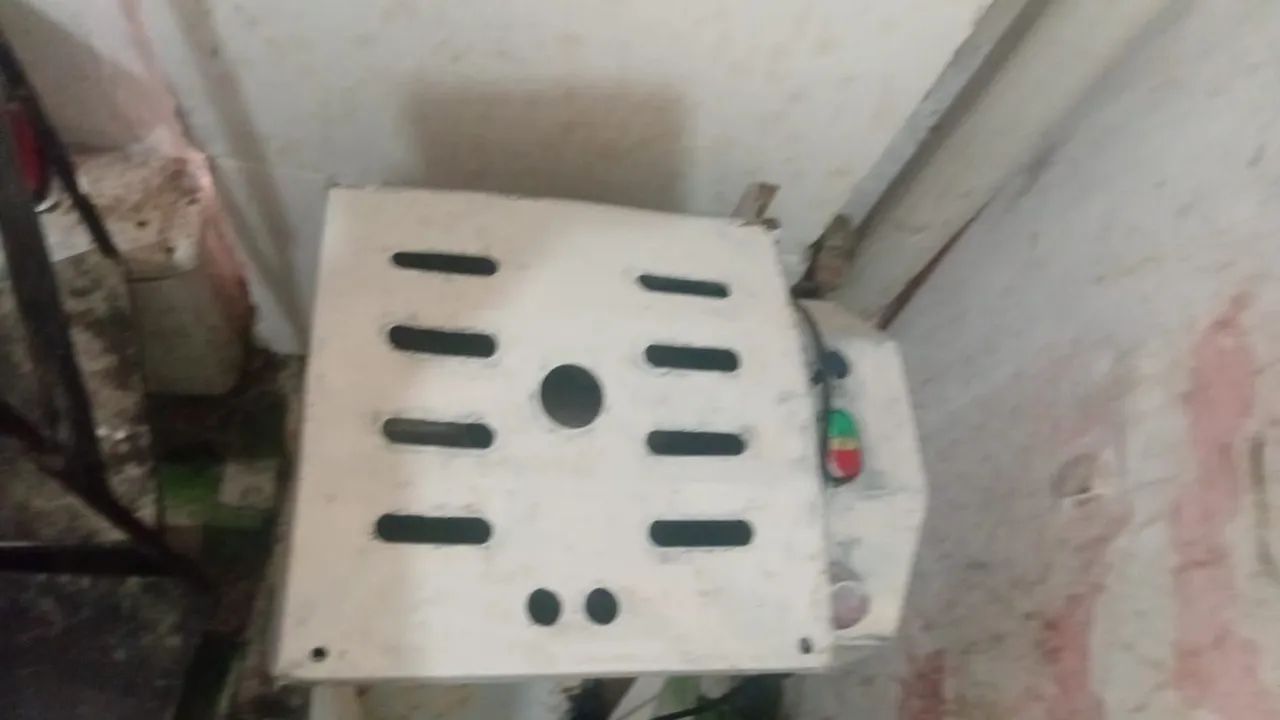 Masseira de 15kg usada mas boa e funcionando perfeitamente  - Foto 2