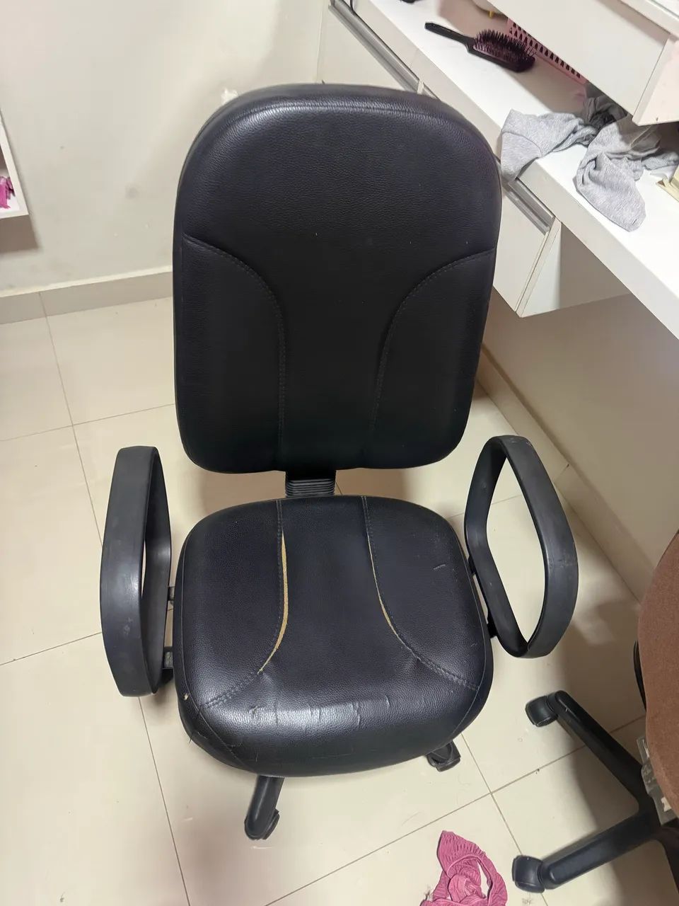 Vendo 2 cadeiras de escritório  - Foto 3