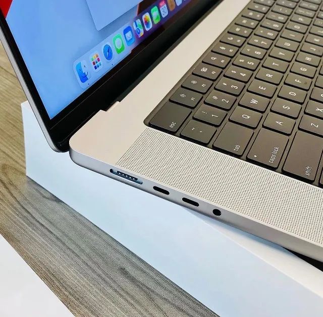 MACBOOK PRO 16-INCH - Foto 2