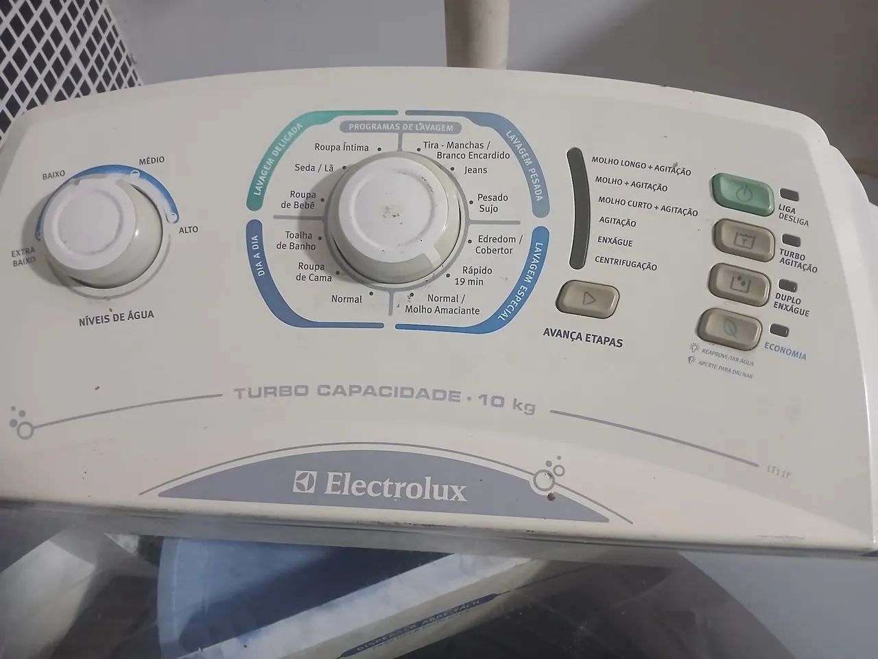 Maquina de lavar com defeito 