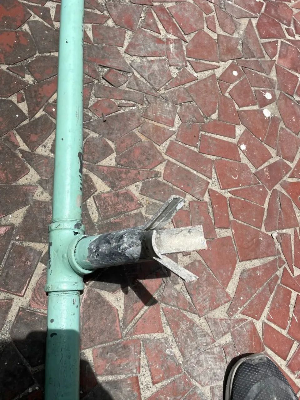 Corrimão de ferro com chumbado 4,25 metros 4 cm diâmetro  - Foto 5