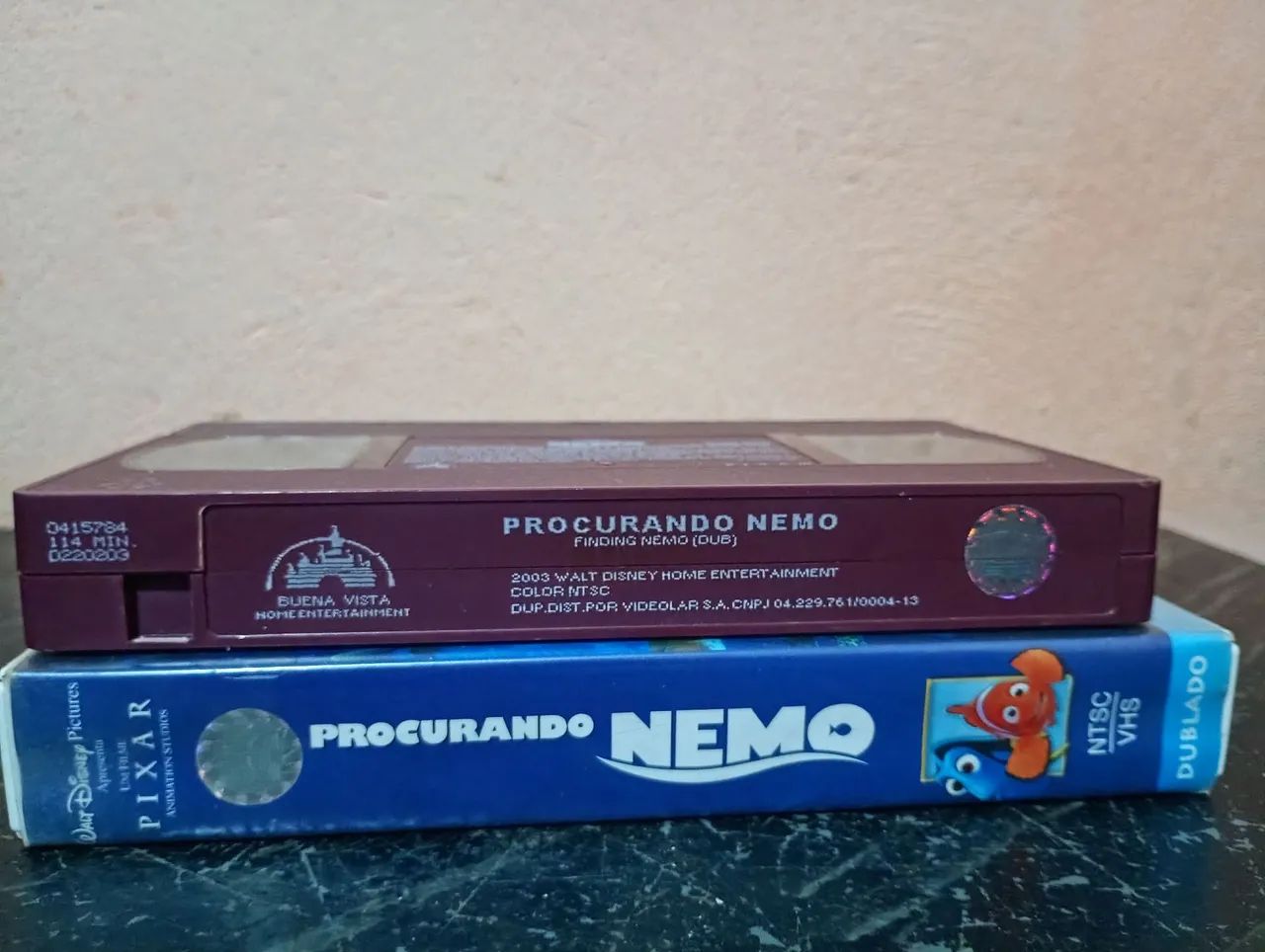 VHS DISNEY PIXAR - PROCURANDO NEMO (DUBLADOS)  - Foto 3