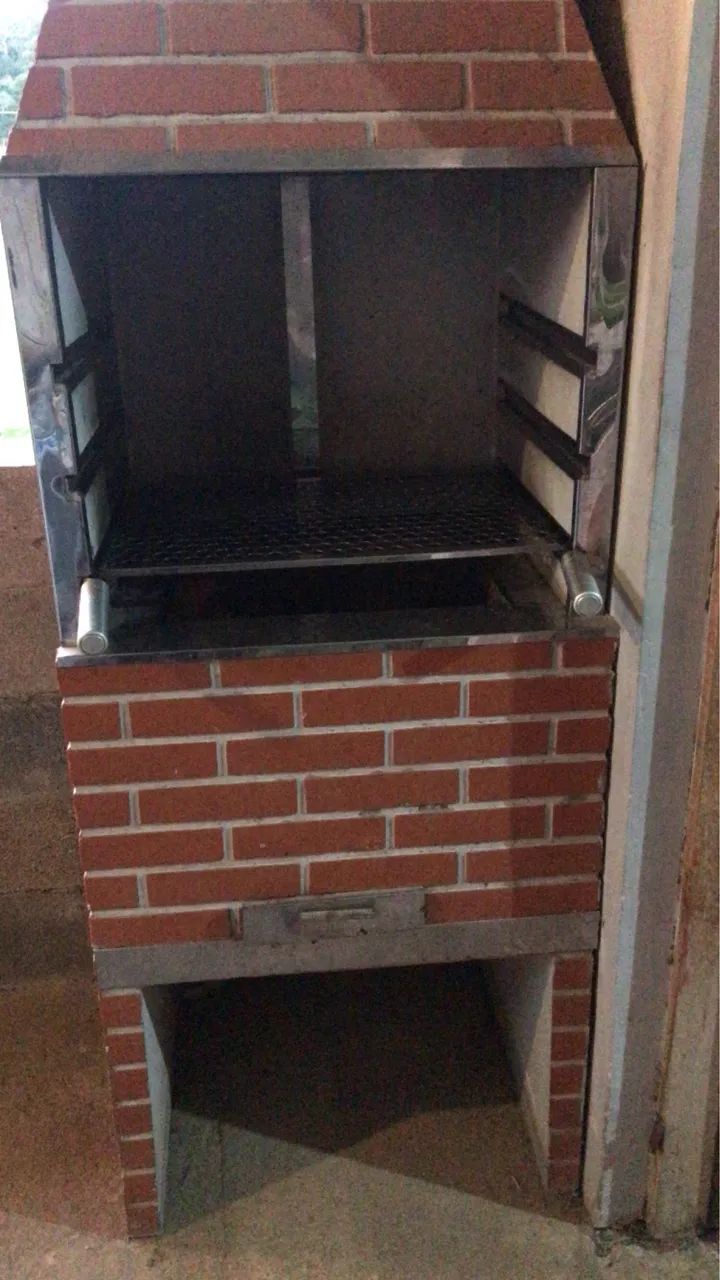 Churrasqueira Semi Nova 