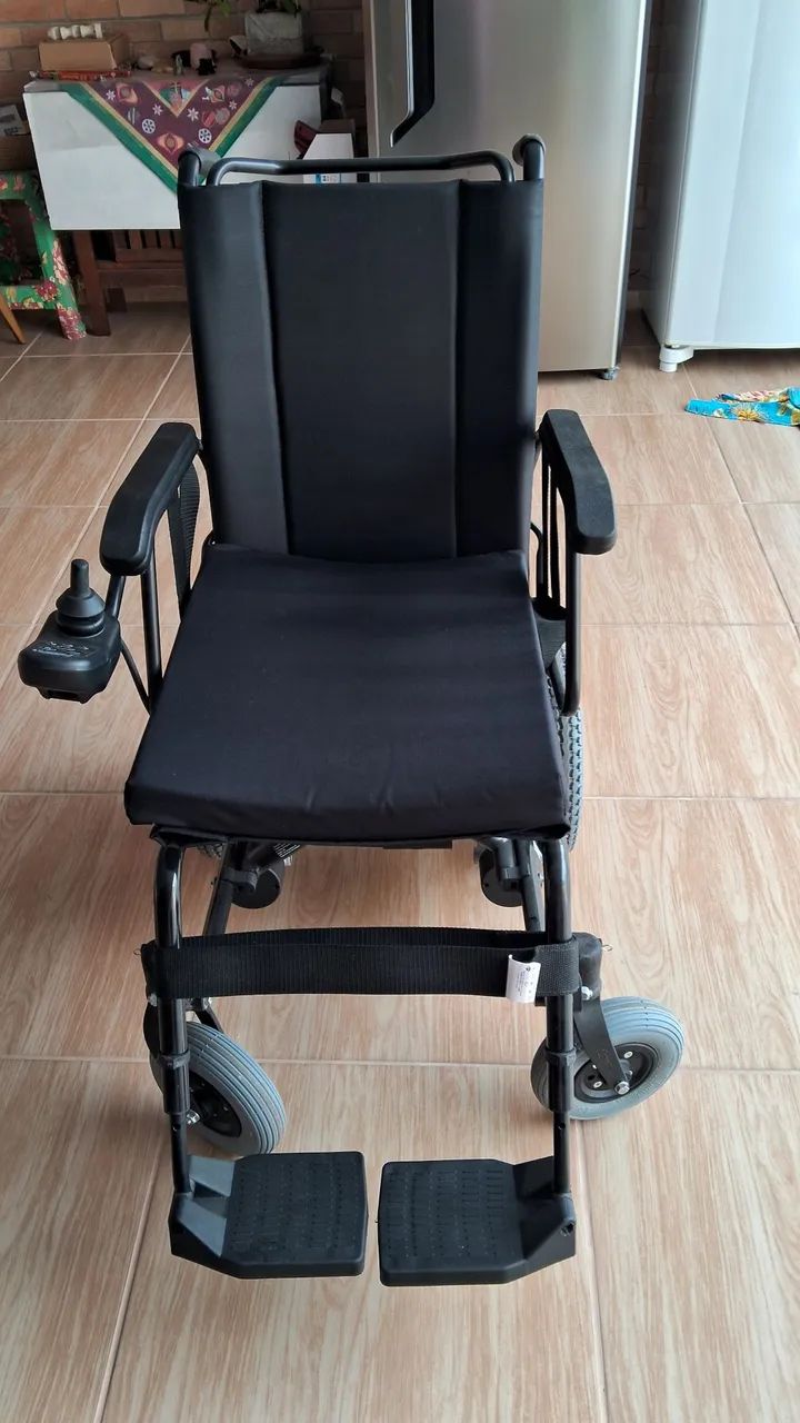 Cadeira de rodas motorizada  - Foto 2