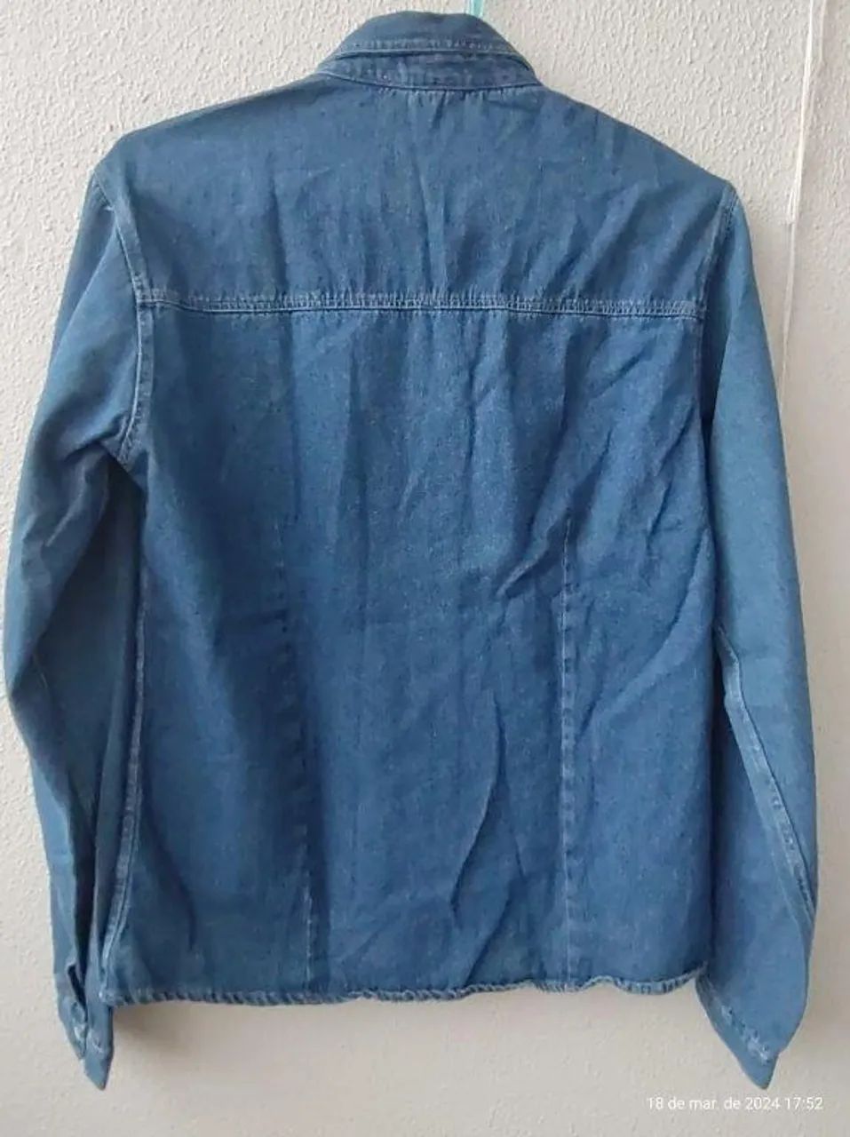 camisa jeans manga comprida 100% algodão, tamanho 42 - Foto 3