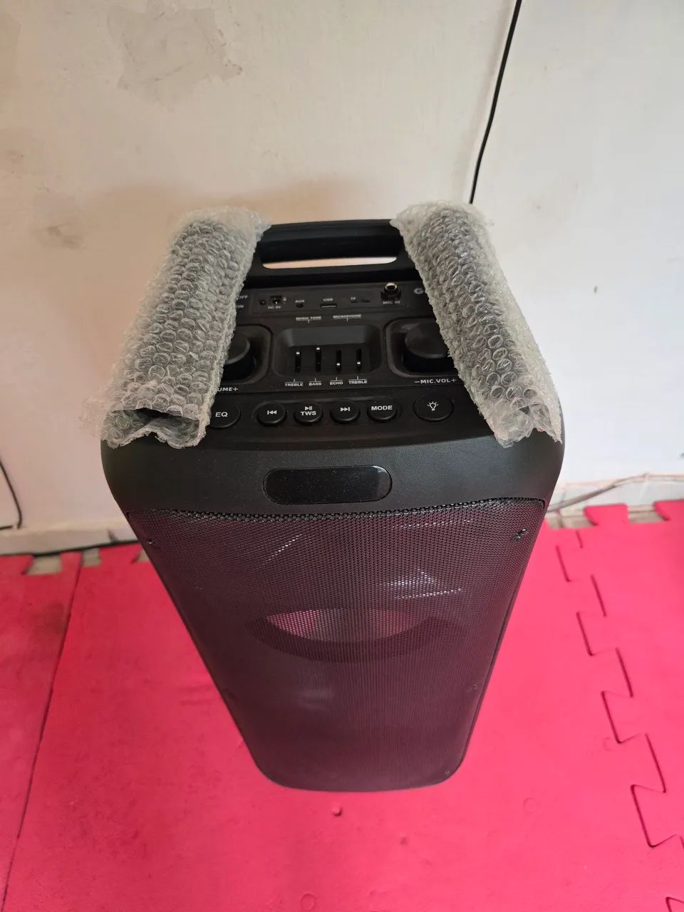 Caixa de som bluetooth com bateria interna.  - Foto 2
