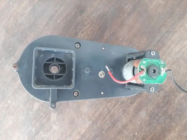 Motor com engrenagem para carrinho elétrico infantil - usado - Foto 3