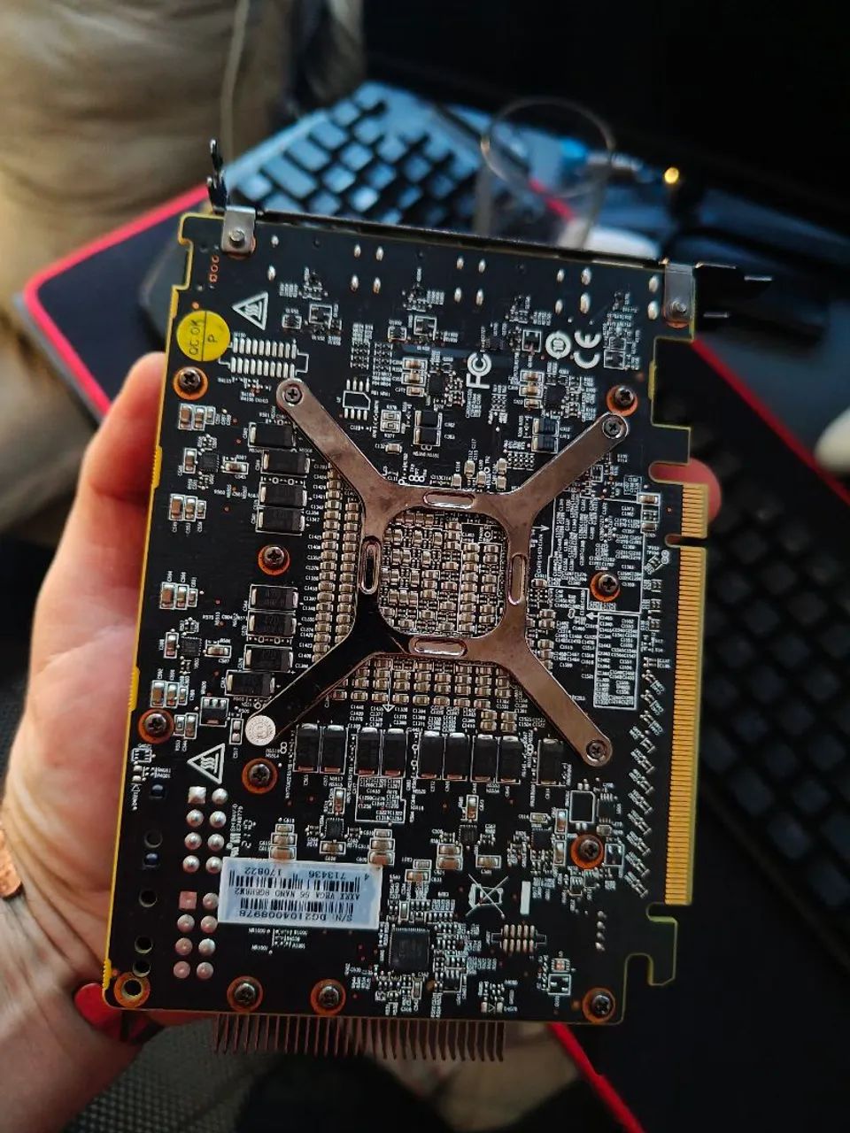 AMD Radeon RX Vega 56 8GB HBM2 2048bits - Foto 3