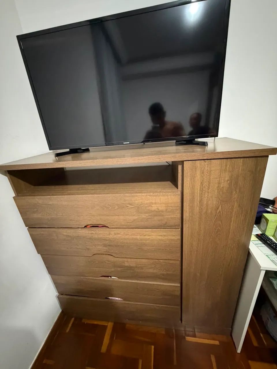 Cômoda co. 5 gavetas e 1 porta de MDF - Foto 3