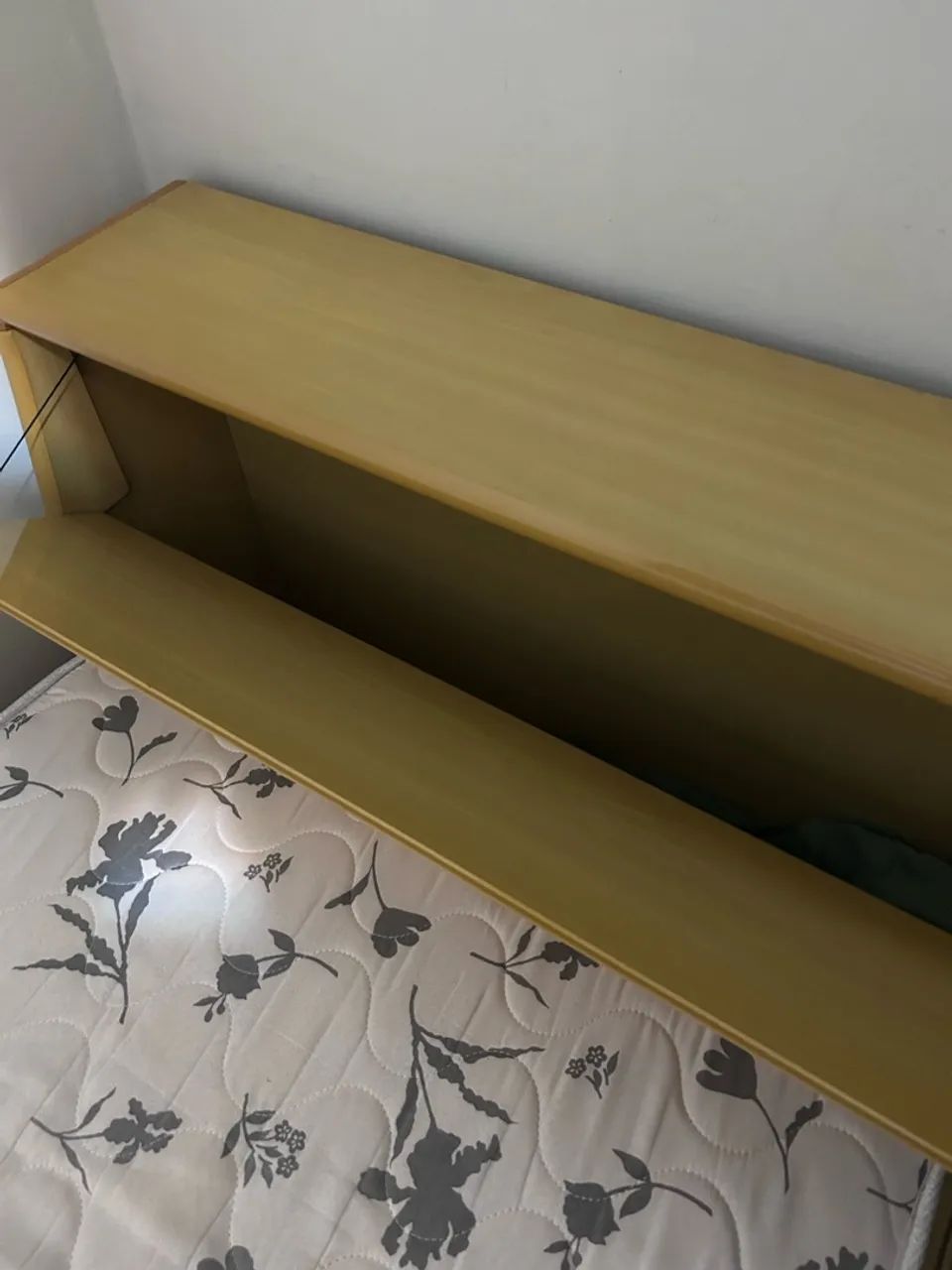 Cama de solteiro de madeira com baú e gavetas + colchão - Foto 2