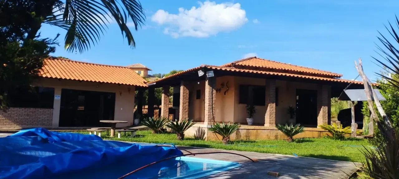 Sítio em Cláudio MG Casa boa com piscina e excelente acesso e localização