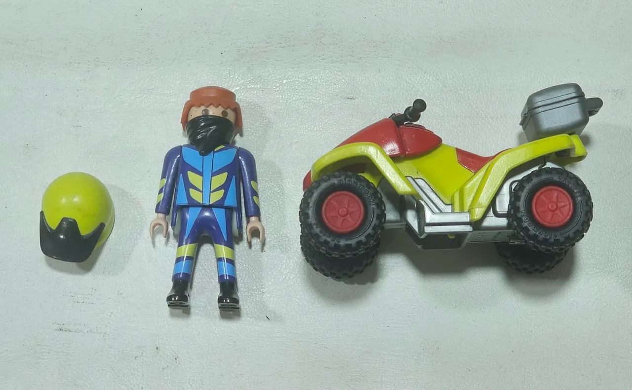 PLAYMOBIL- boneco e triciclo de fricção 