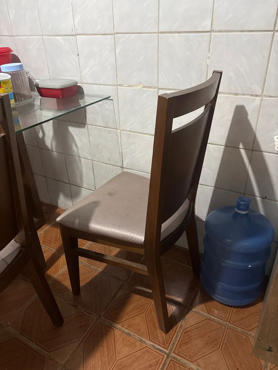 Mesa Tampo de Vidro e 4 Cadeiras - Foto 3