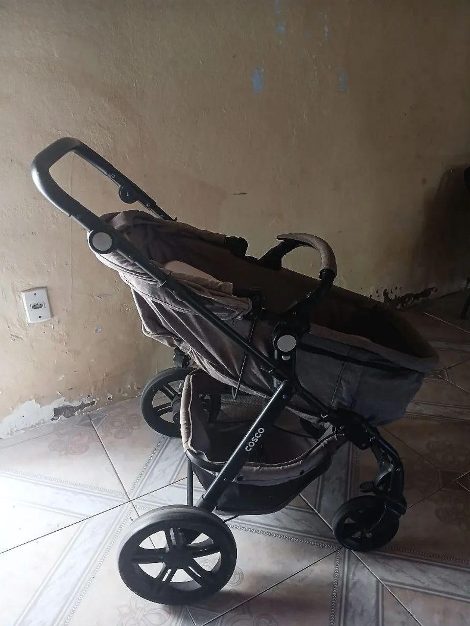 Carrinho de bebê e bebê conforto  - Foto 3