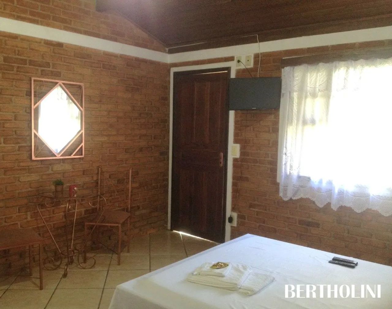 Condomínio com 5 chalés no Centro de Penedo-RJ - Foto 2