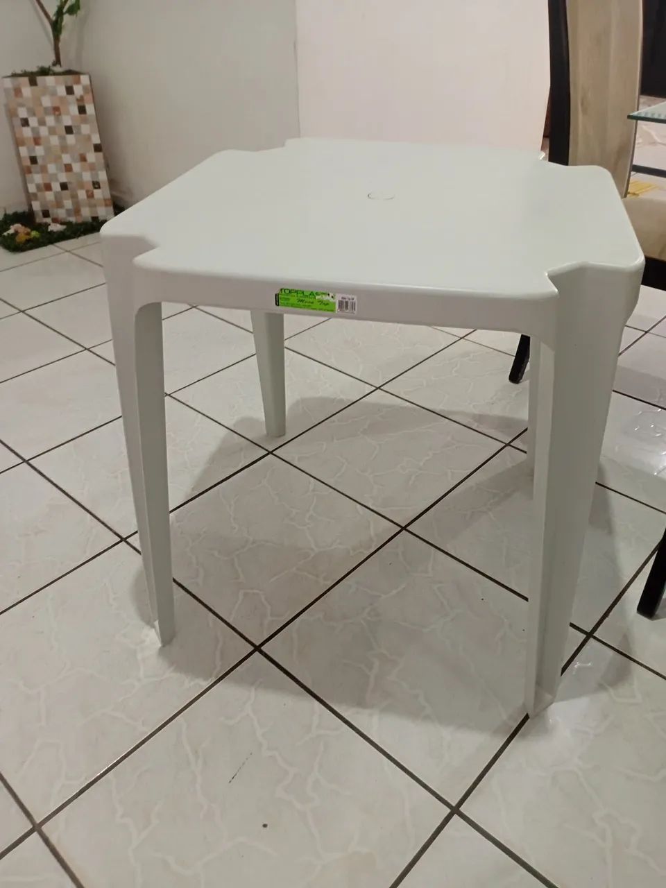Vendo uma mesa de plástico 70,00
