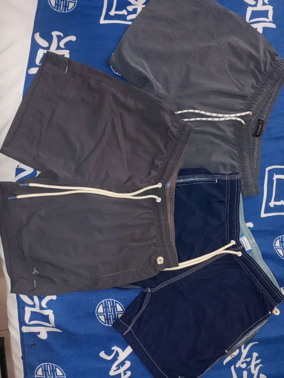 3 bermudas: Aramis e Brooksfield. Tamanho P