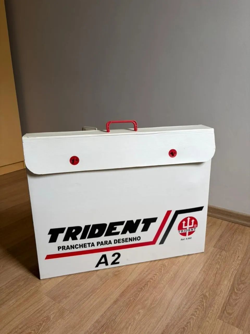 Prancheta Trident para desenho409382734309642240
