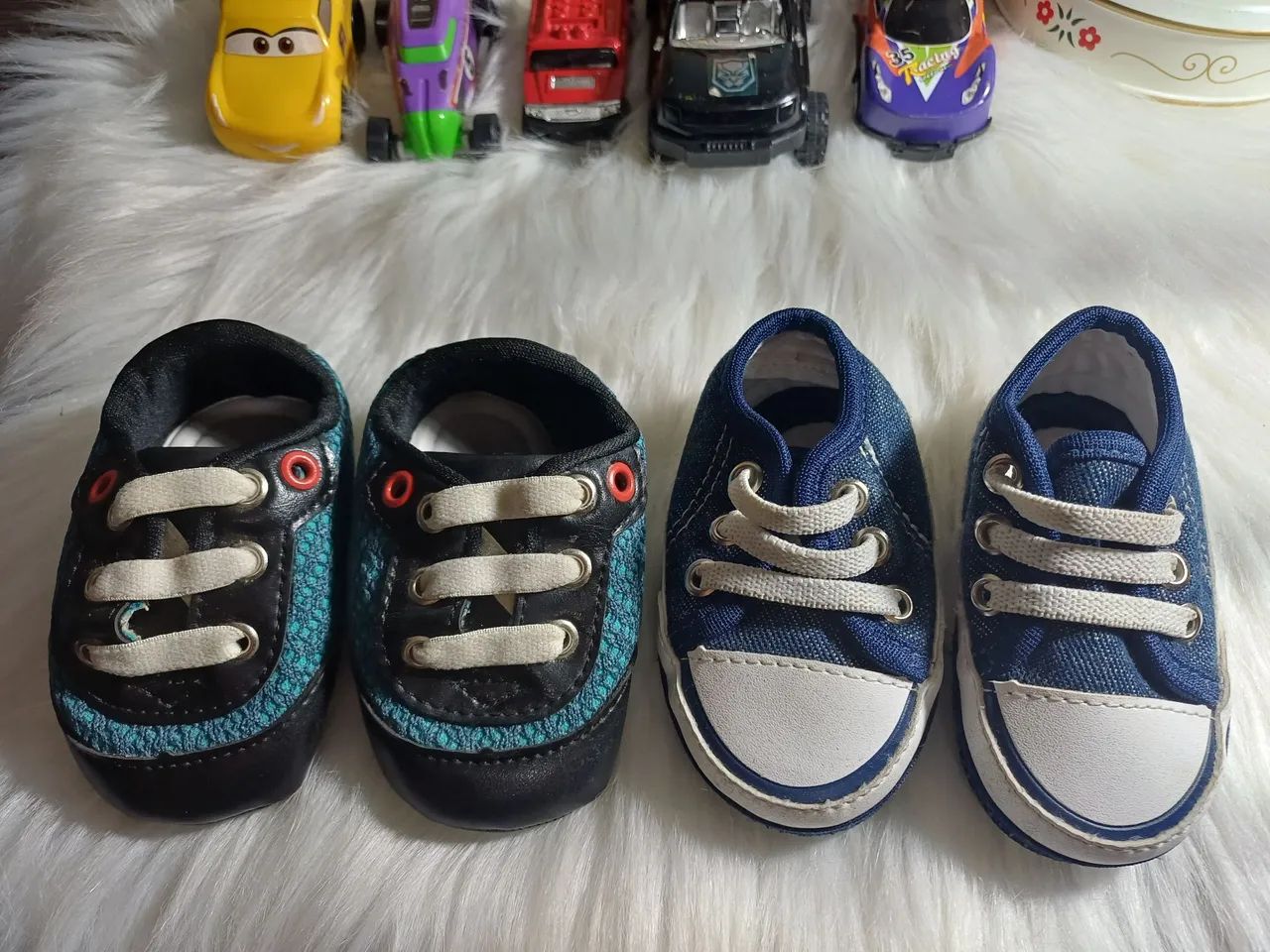 2 tênis de bebê Pimpolho , 1 azul turquesa e  1 azul marinho. 