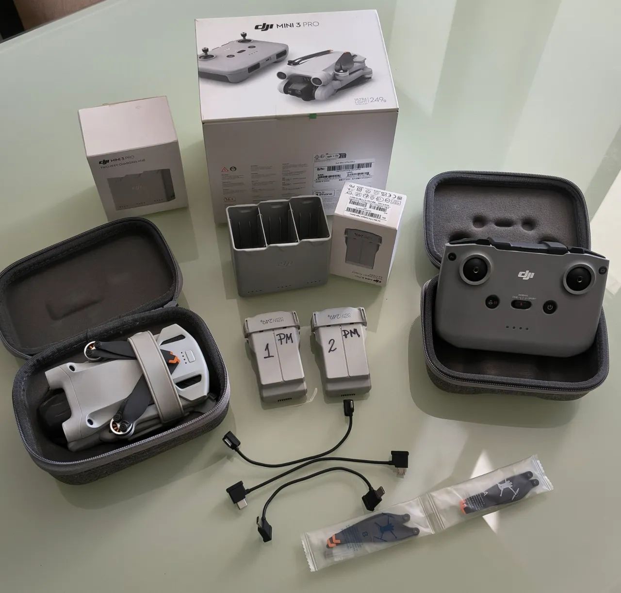Drone DJI Mini 3 Pro com 2 baterias e Carregador Inteligente 