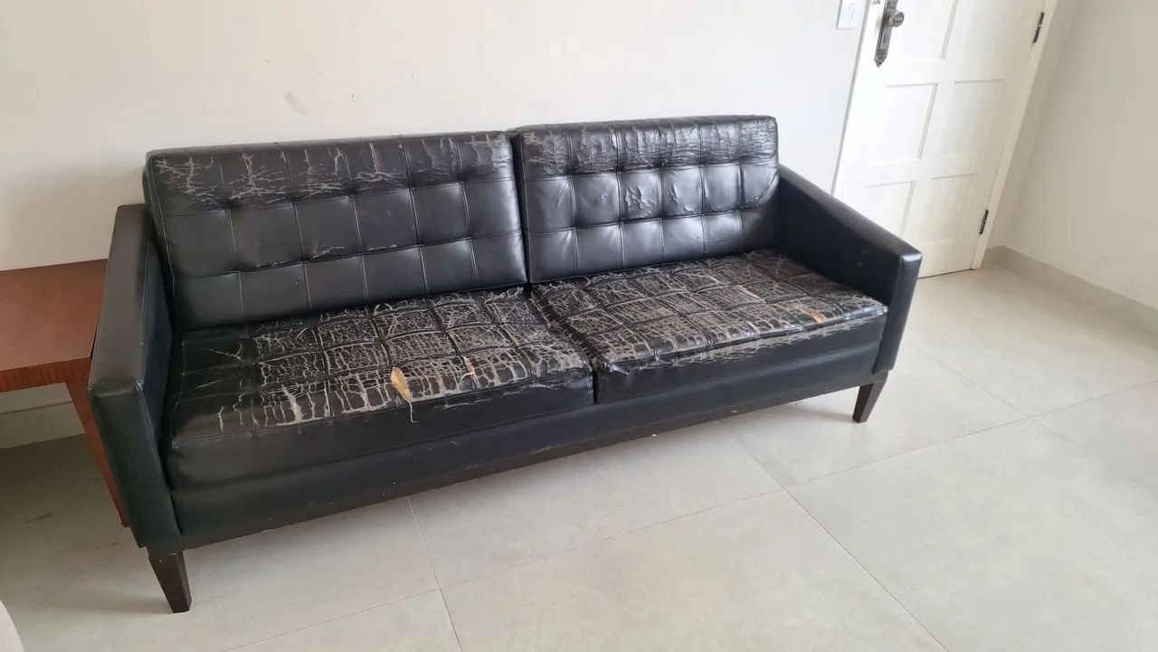 Sofá  courino  preto