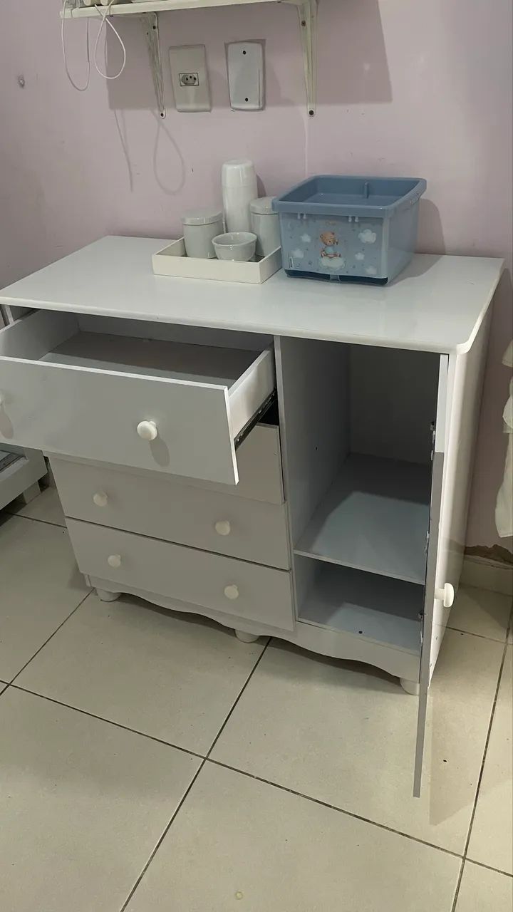 Cômoda, inclui kit porcelana e porta fraldas