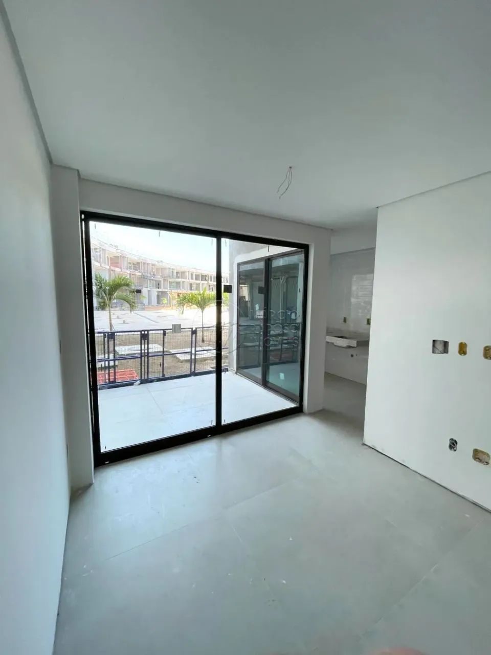 Apartamento com 2 Quartos e Varanda à Venda no Condomínio Milagres Beach - Foto 2