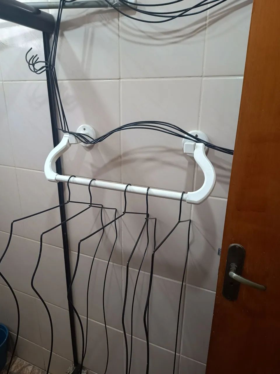 Conjunto de 20 Cabides Silhueta Aramados  - Foto 5