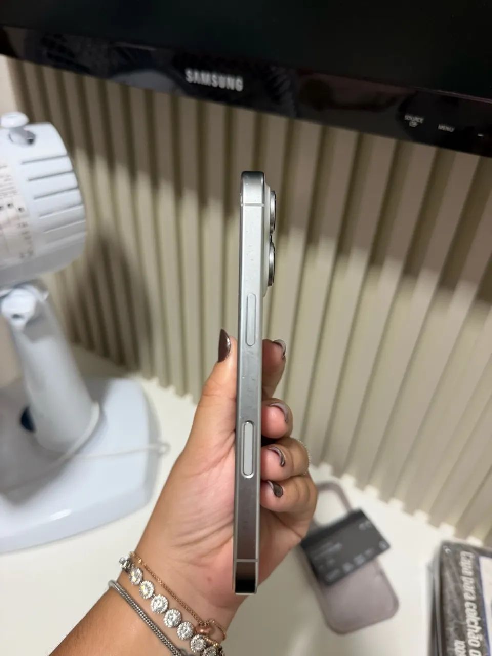 vendo iphone 16pro 128GB - Foto 2