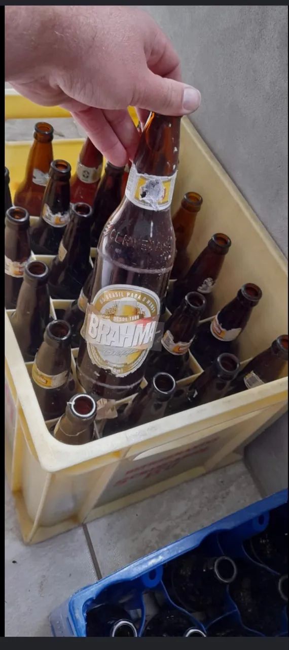 Vendo garrafas de 600ml de cerveja. 