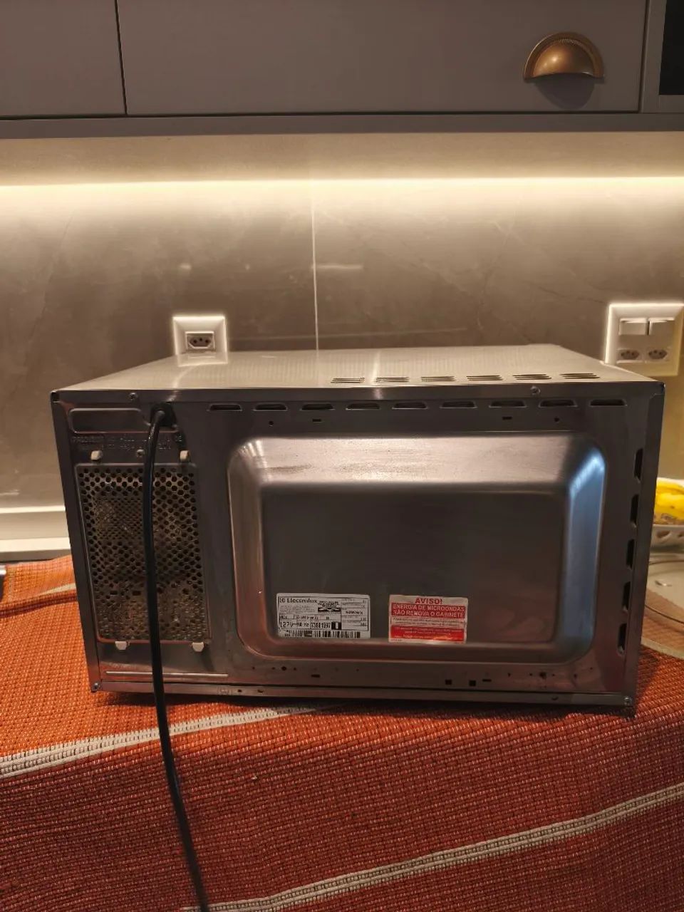Microondas MEC41 da Eletrolux em inox - Foto 2