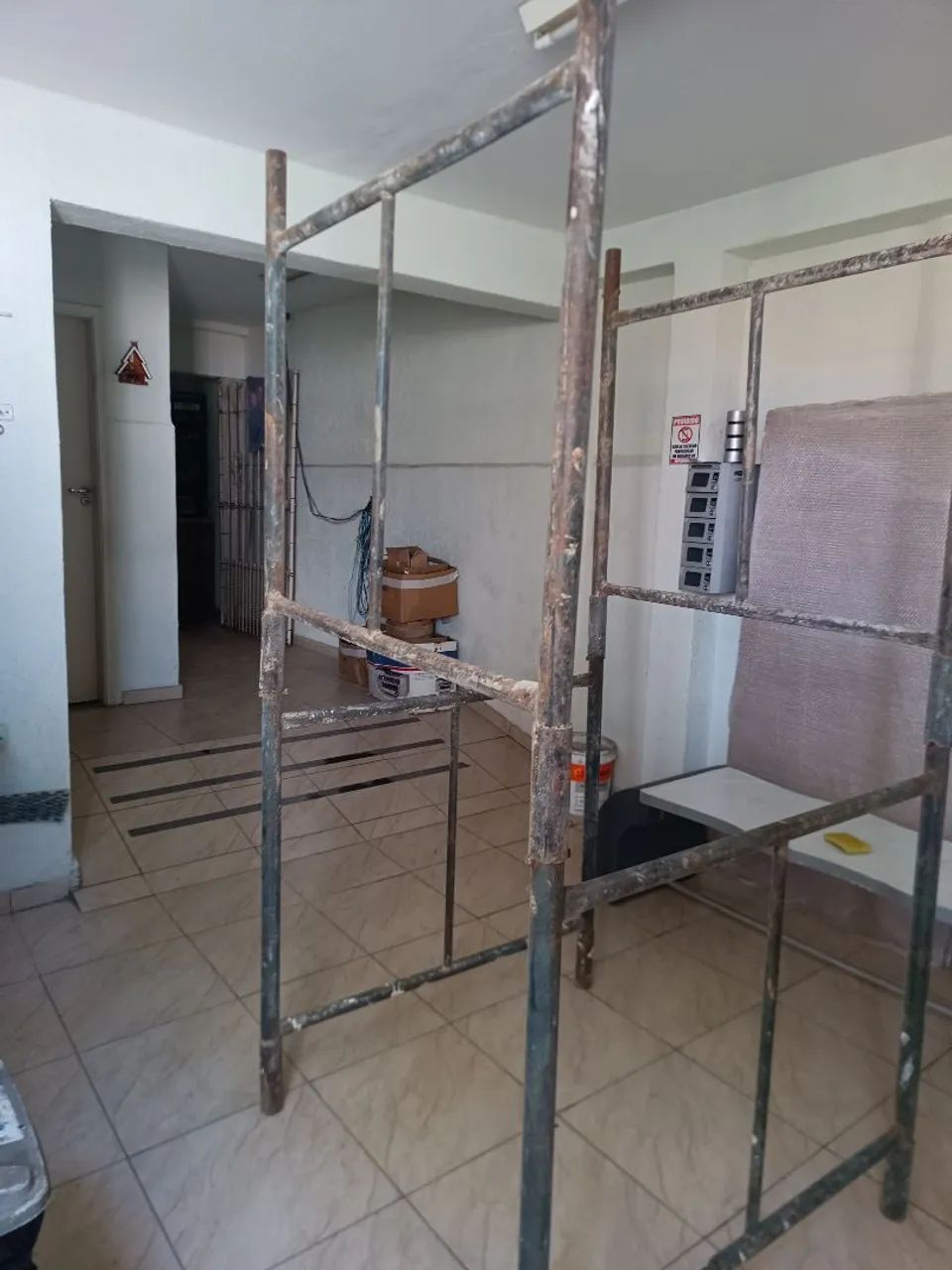 Kit de andaimes de 1mts com jogo de rodas. - Foto 2