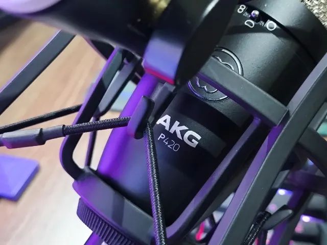 Microfone Condensador AKG P420 c/ Spider Shock Mount - Foto 4