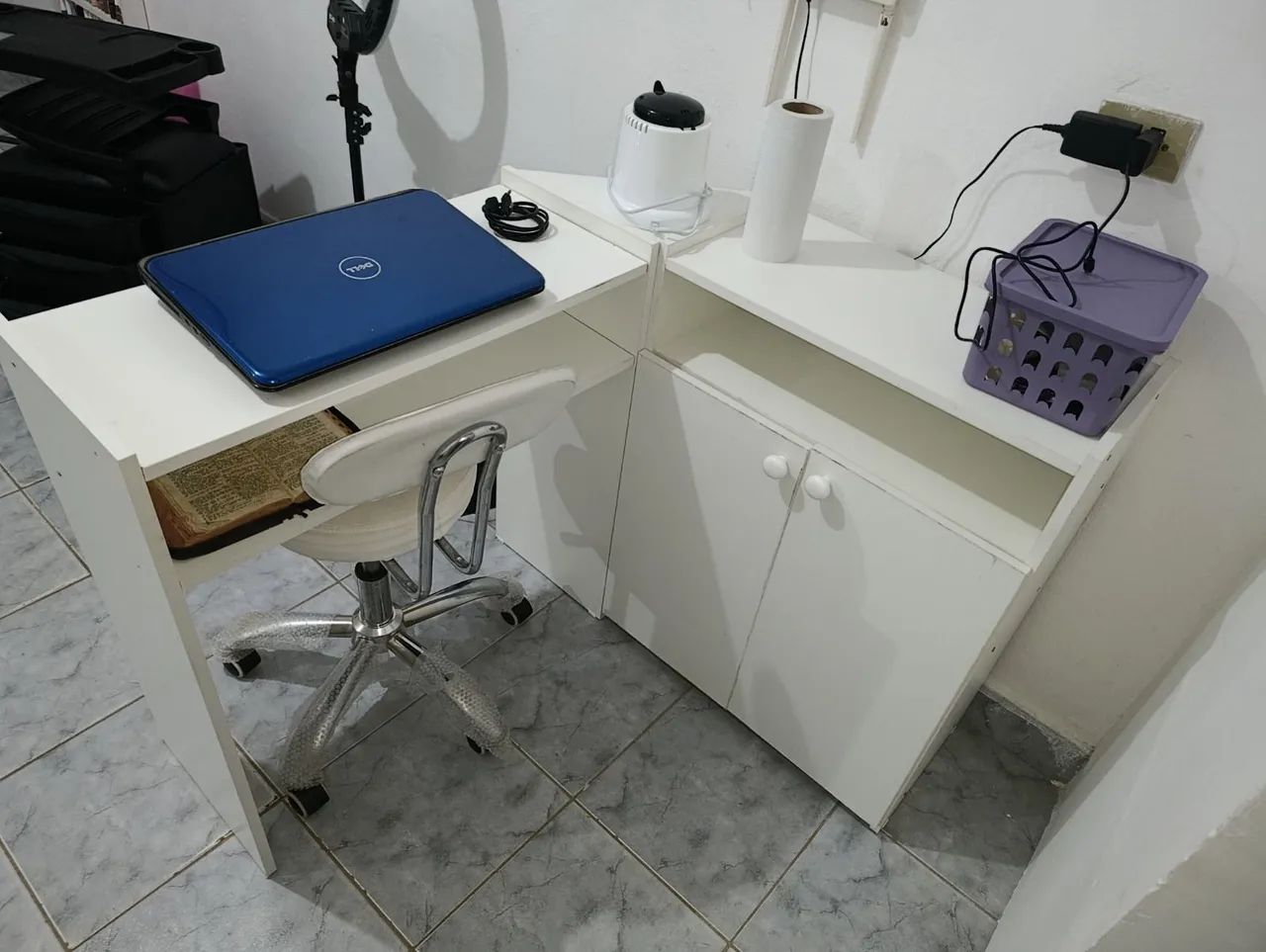  escrivaninha duas portas