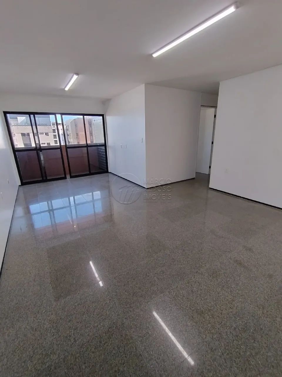Apartamento com 3 Quartos e Varanda em Andar Alto à venda na Ponta Verde no Edifício Caste - Foto 4