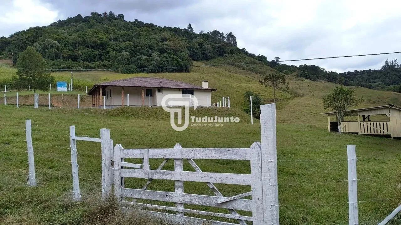 Sítio à venda no bairro Alfredo Wagner em Alfredo Wagner/SC