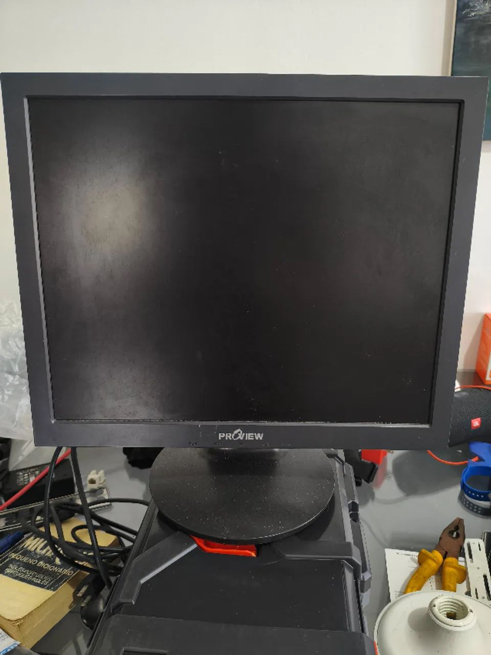 Monitor de Cristal Líquido Proview Modelo LP 717