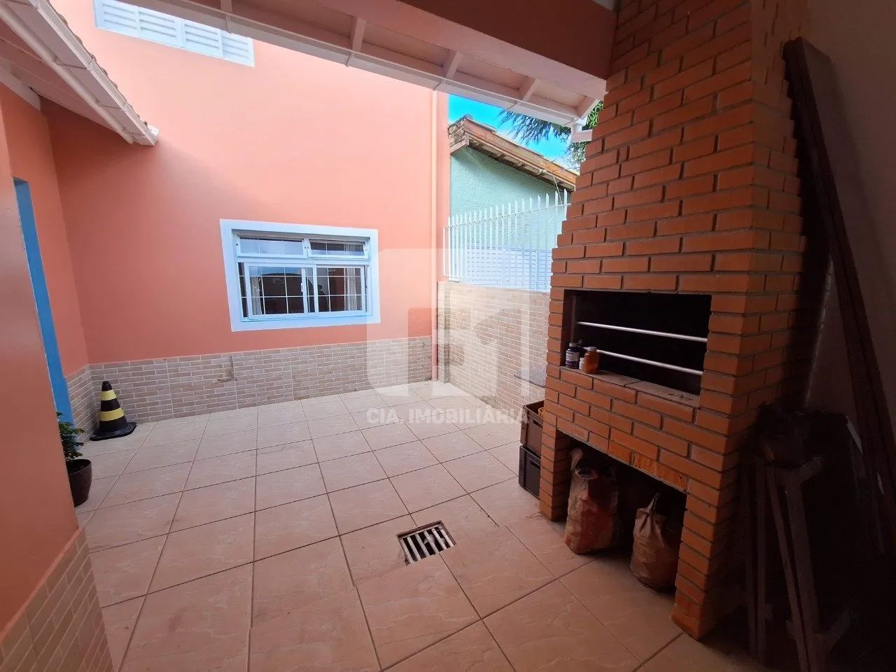 Casa de 4 dormitórios com vista mar no Sambaqui - Foto 2
