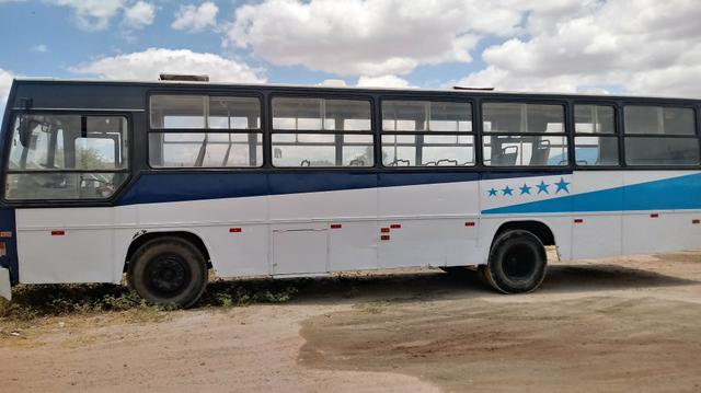 Venda ou troca se ônibus caio 4 pneus novos 2 baterias motor 366 turbo servo de embreagem