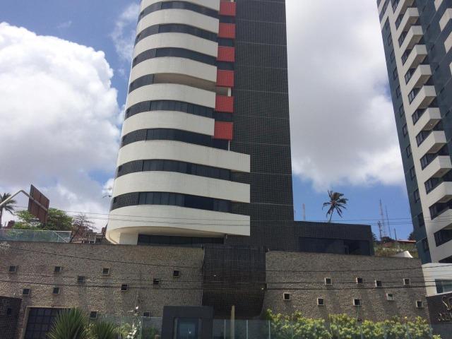 Excelente apartamento em Areia Preta, de frente para o mar! - Foto 19