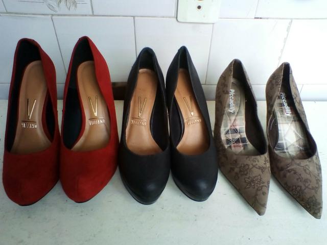 Sapatos vermelho, preto, bege floral - Foto 5