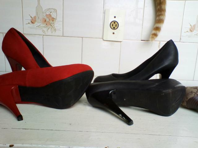 Sapatos vermelho, preto, bege floral - Foto 3