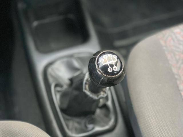 Corsa Sedan 1.0 - 2005 - Foto 10
