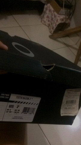tenis oakley de 400 reais