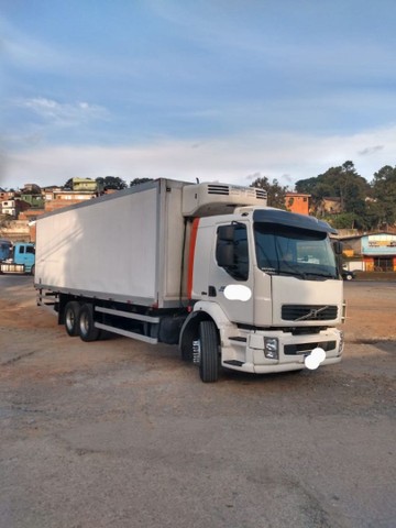 TRUCK VM 260 BAÚ FRIGORIFICO 26 PALLETS