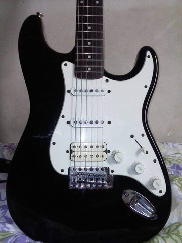 Guitarra Squier by Fender - Affinity Series - Stratocaster - Foto 4